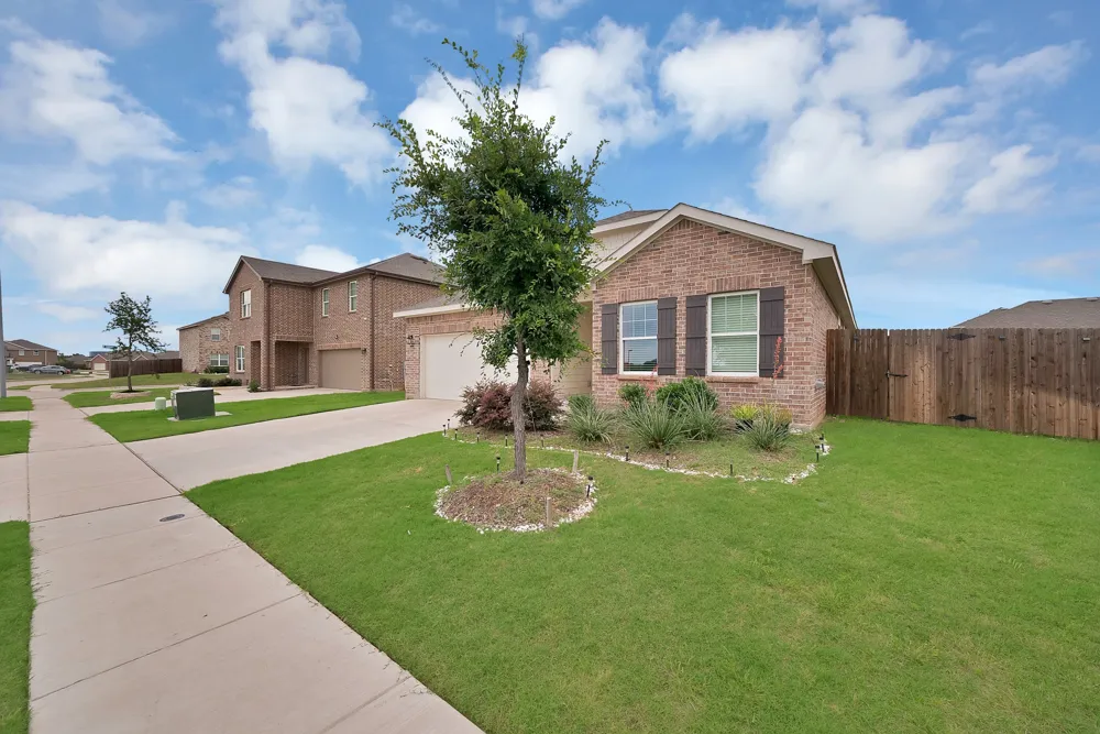 19 Cherryridge Drive Edgecliff Village, TX 76134