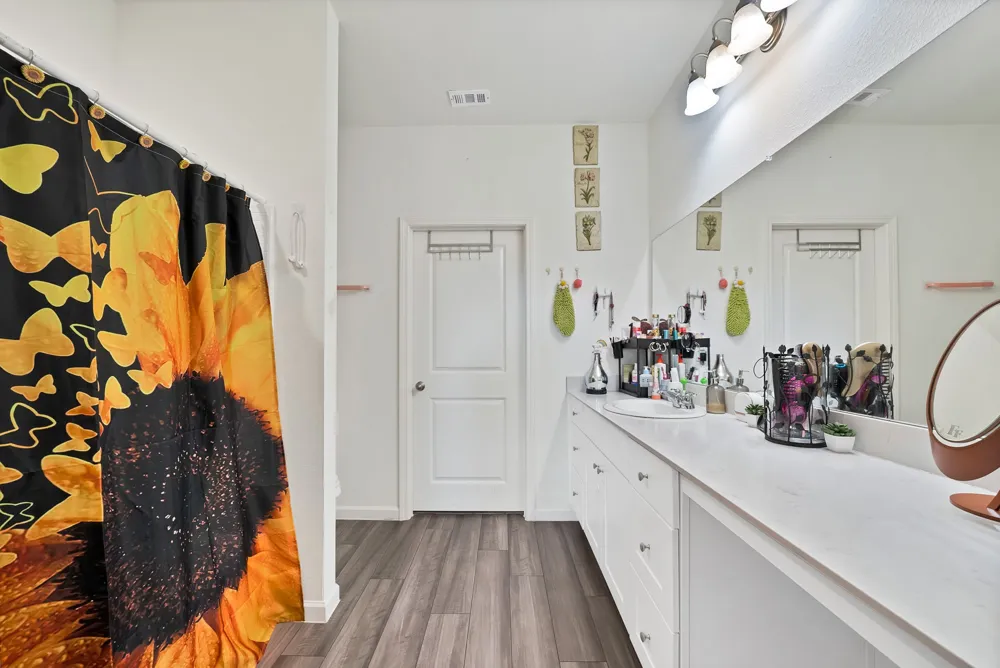 19 Cherryridge Drive Edgecliff Village, TX 76134
