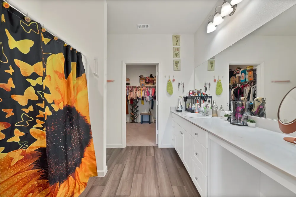19 Cherryridge Drive Edgecliff Village, TX 76134