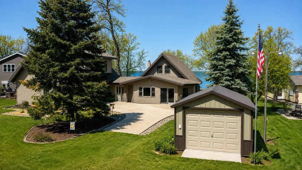 39409 Clearmont Road Battle Lake, MN 56515