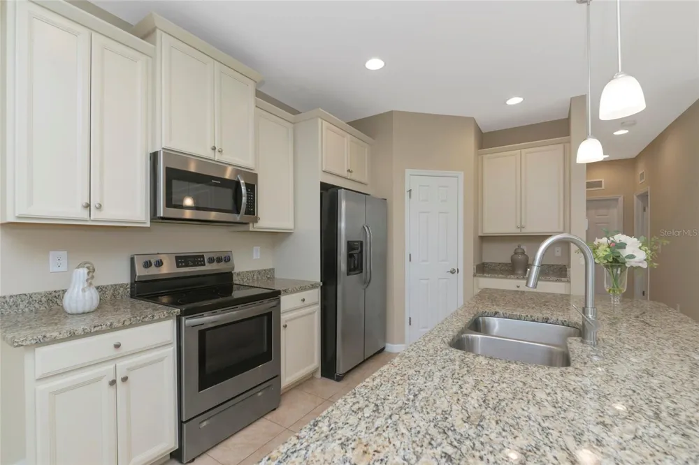 4296 EXPEDITION WAY #104 Osprey, FL 34229