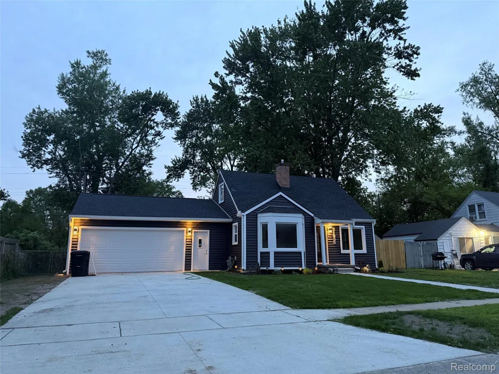 21935 Tulane Avenue Farmington City, MI 48336