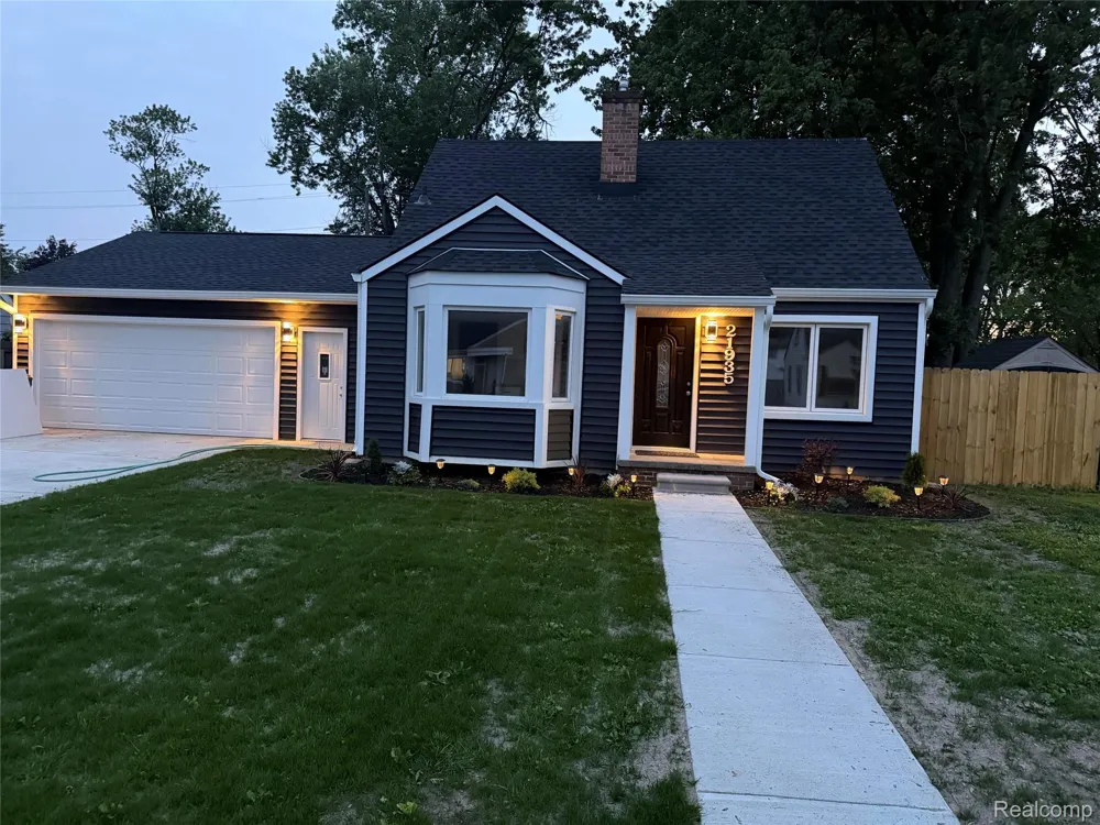 21935 Tulane Avenue Farmington City, MI 48336