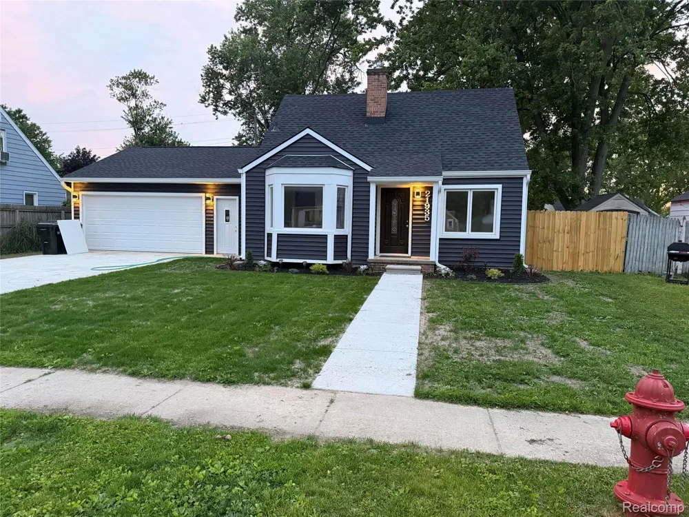 21935 Tulane Avenue Farmington City, MI 48336