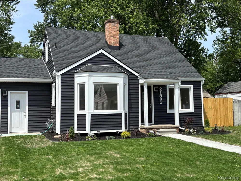 21935 Tulane Avenue Farmington City, MI 48336