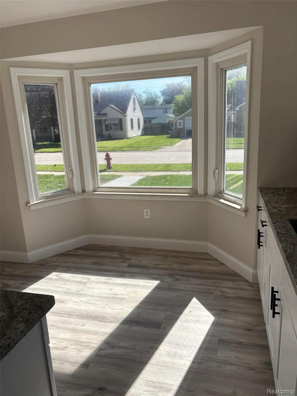 21935 Tulane Avenue Farmington City, MI 48336