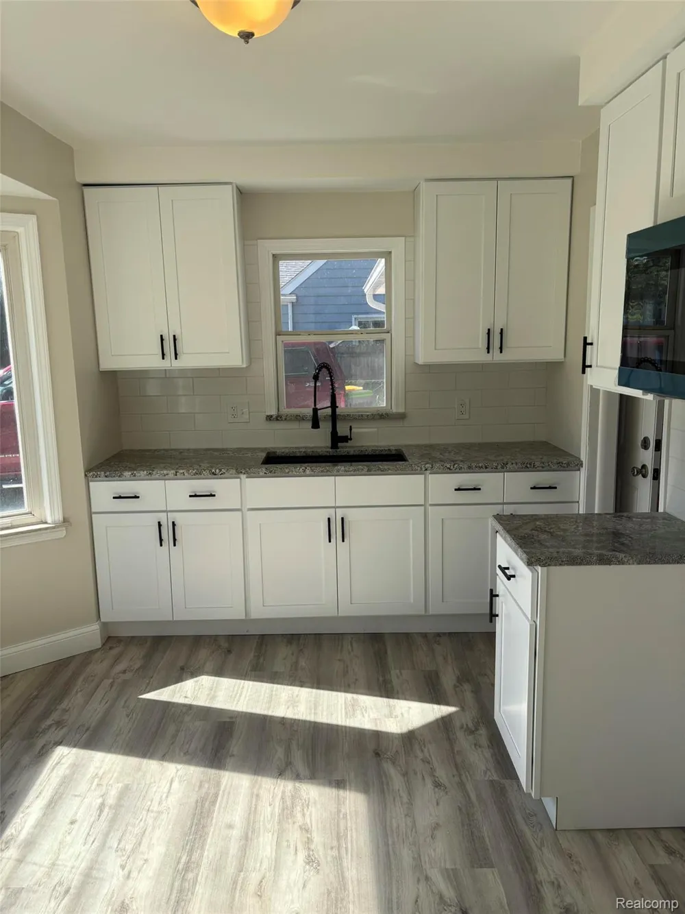 21935 Tulane Avenue Farmington City, MI 48336