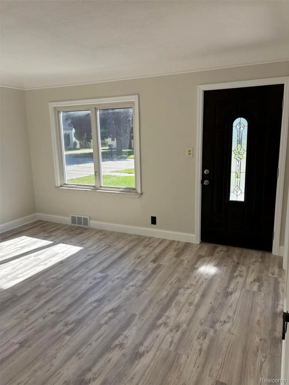 21935 Tulane Avenue Farmington City, MI 48336