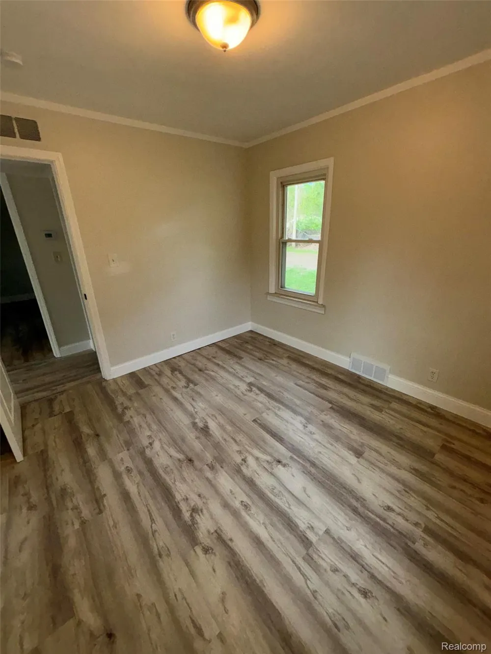 21935 Tulane Avenue Farmington City, MI 48336