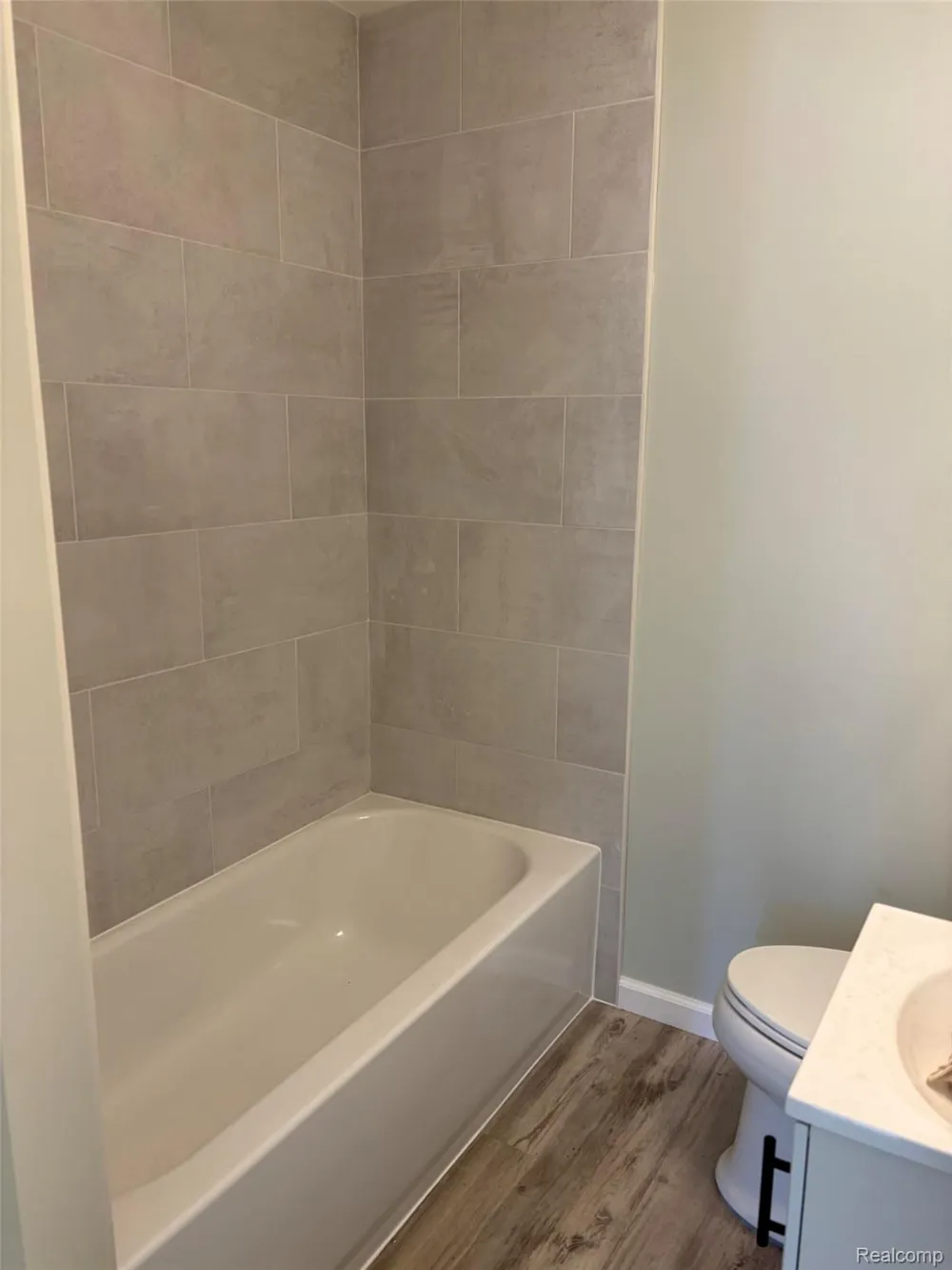 21935 Tulane Avenue Farmington City, MI 48336