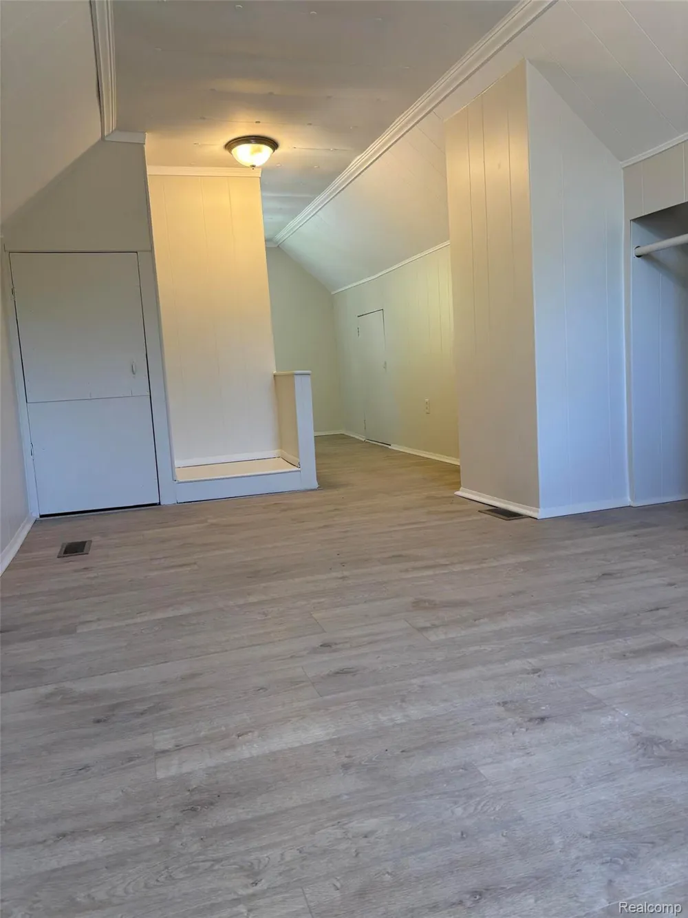 21935 Tulane Avenue Farmington City, MI 48336