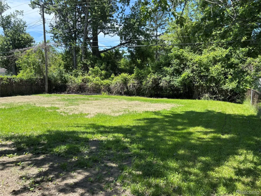 21935 Tulane Avenue Farmington City, MI 48336