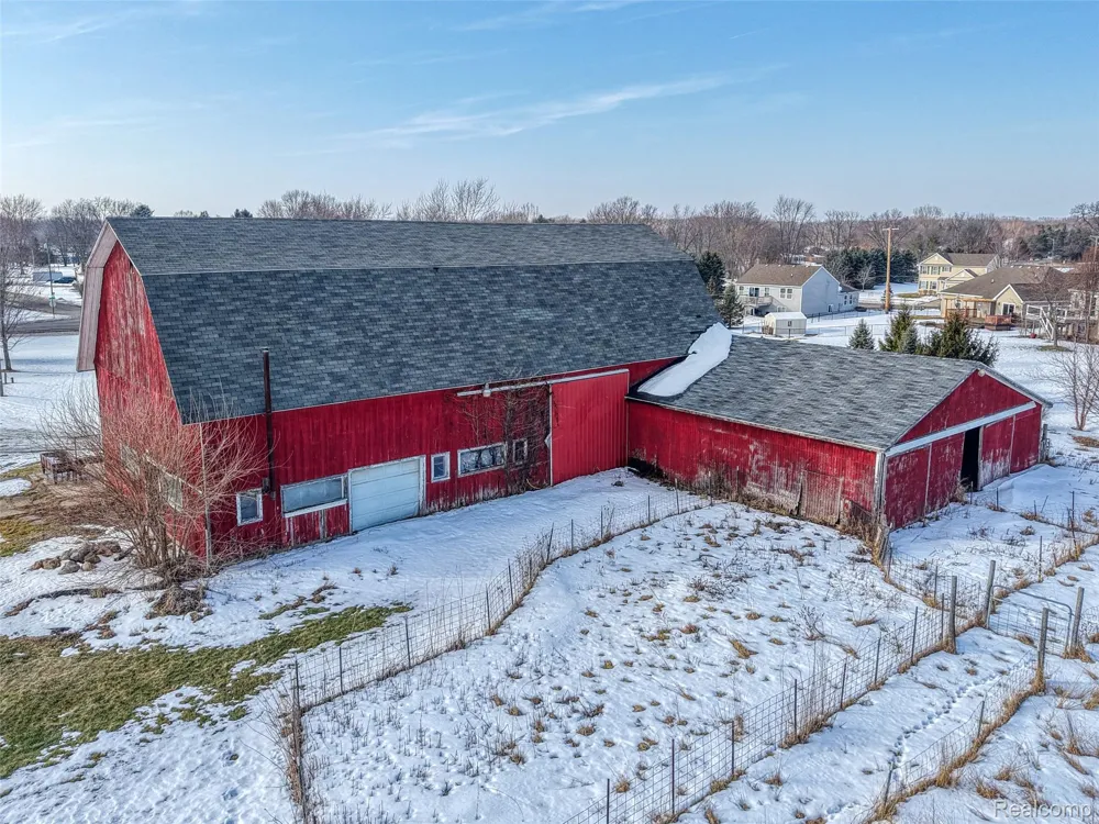 3342 Oak Grove Road Howell Township, MI 48855
