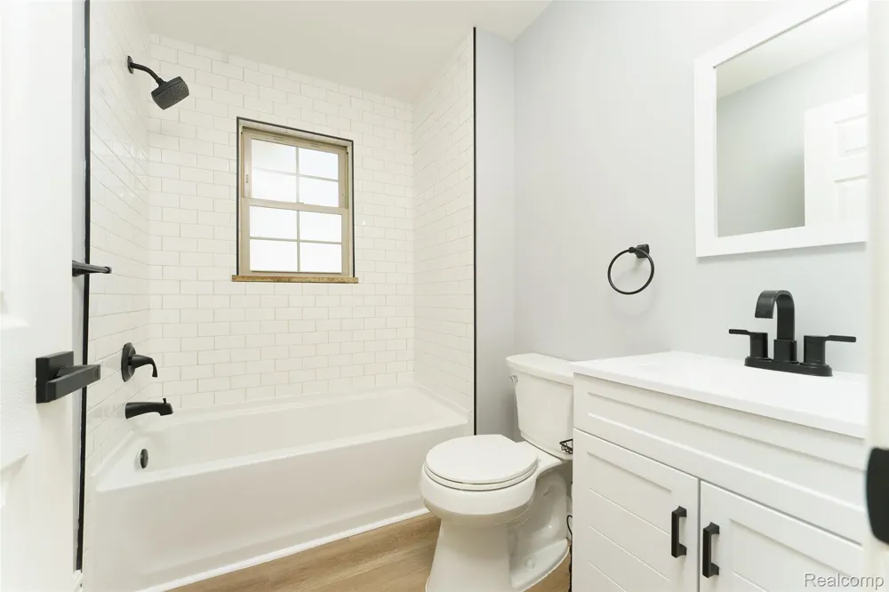 3342 Oak Grove Road Howell Township, MI 48855