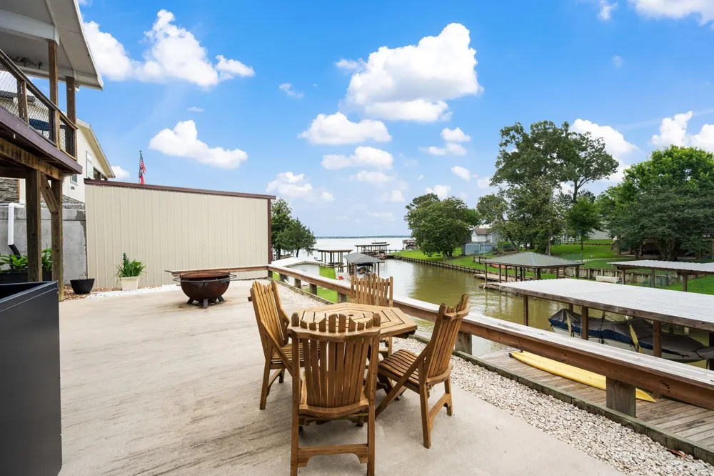 371 E Woodland Shores Drive Point Blank, TX 77364
