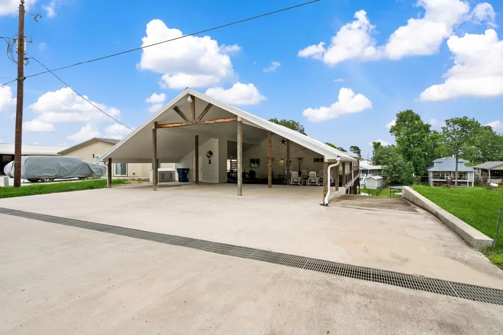 371 E Woodland Shores Drive Point Blank, TX 77364