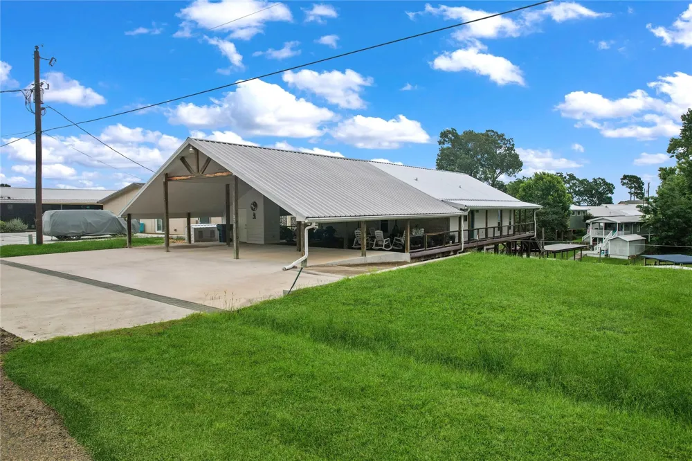 371 E Woodland Shores Drive Point Blank, TX 77364