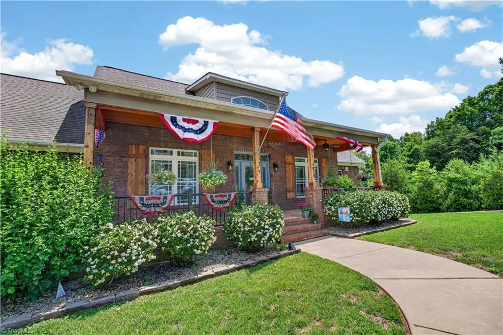 4630 Fern Creek Drive Tobaccoville, NC 27050