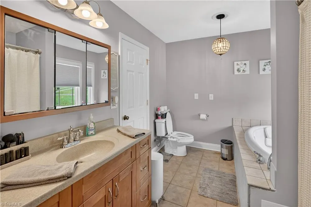 4630 Fern Creek Drive Tobaccoville, NC 27050