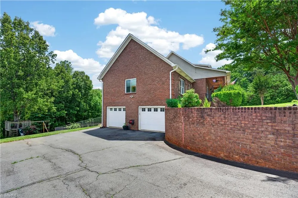 4630 Fern Creek Drive Tobaccoville, NC 27050