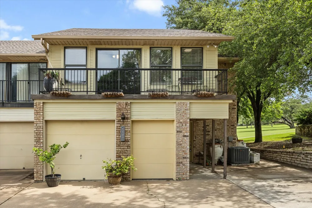 4407 Overlook Court Granbury, TX 76049