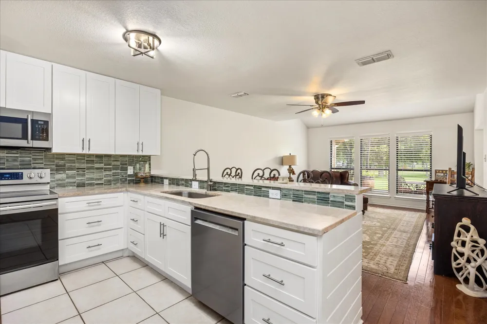 4407 Overlook Court Granbury, TX 76049