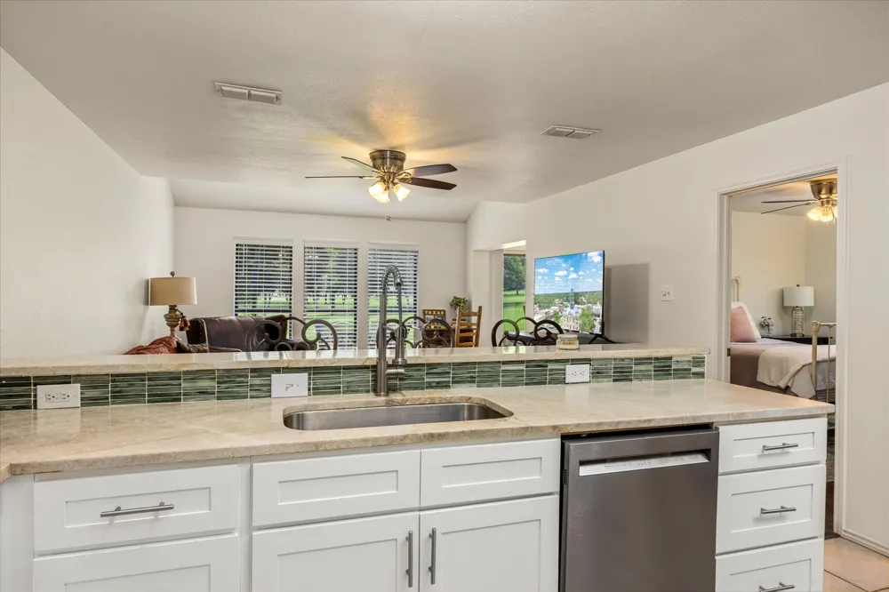 4407 Overlook Court Granbury, TX 76049