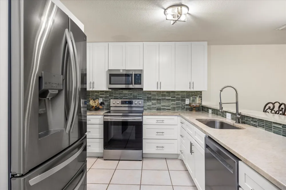 4407 Overlook Court Granbury, TX 76049