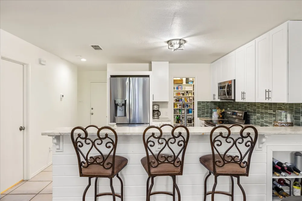 4407 Overlook Court Granbury, TX 76049