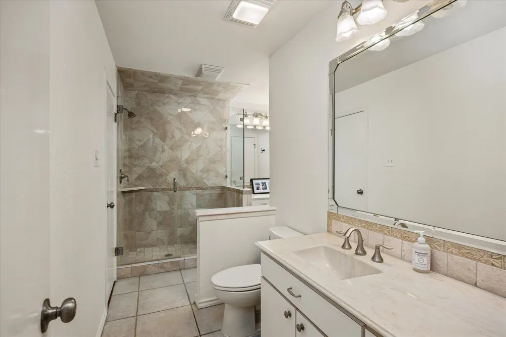 4407 Overlook Court Granbury, TX 76049