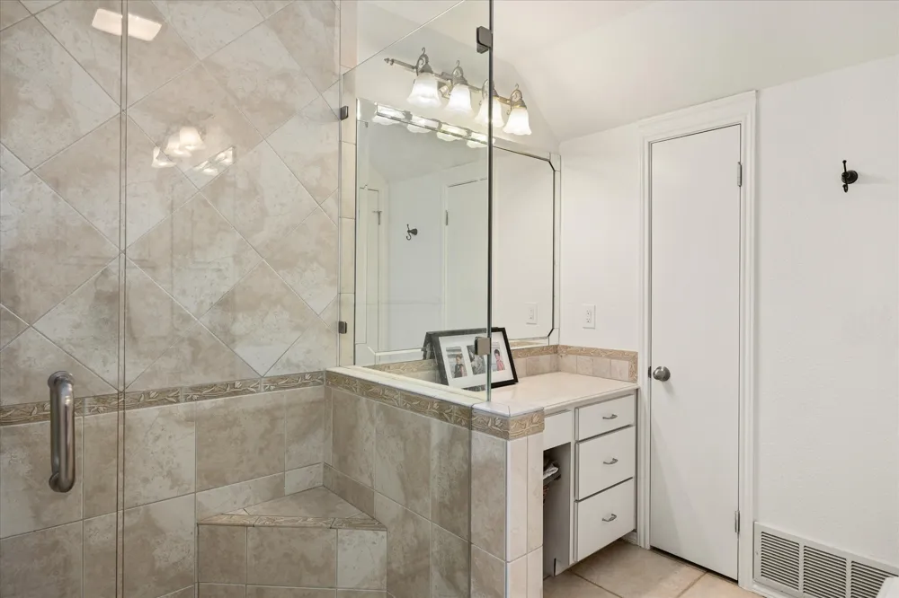 4407 Overlook Court Granbury, TX 76049