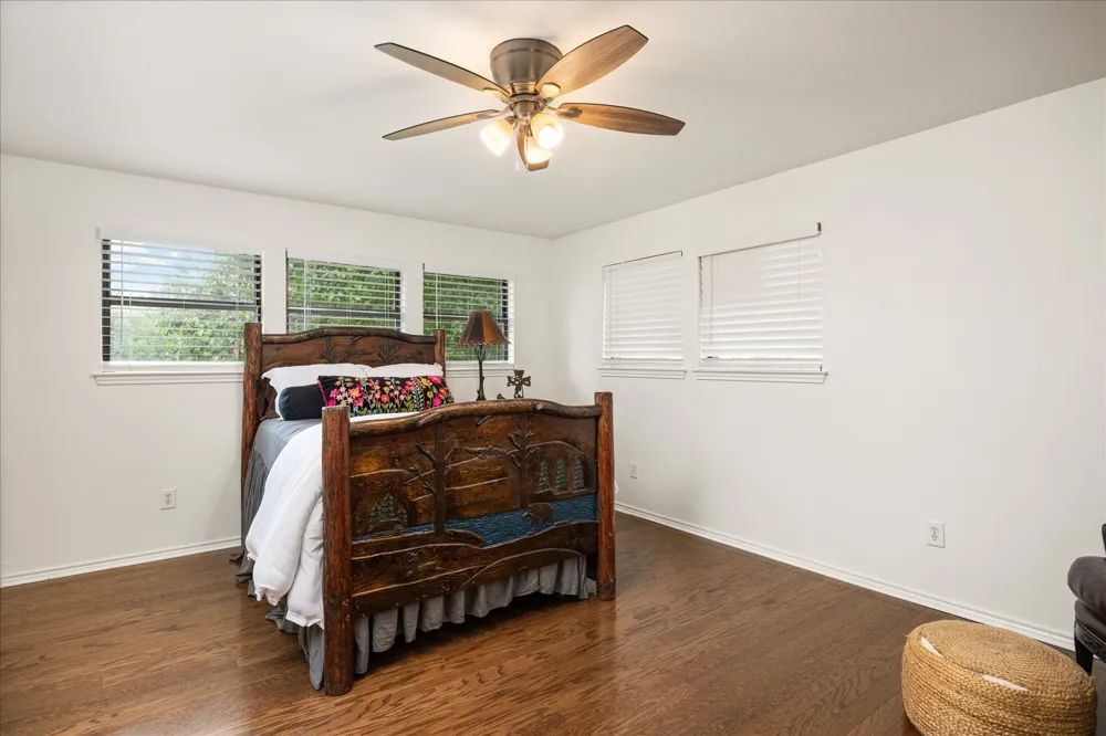 4407 Overlook Court Granbury, TX 76049