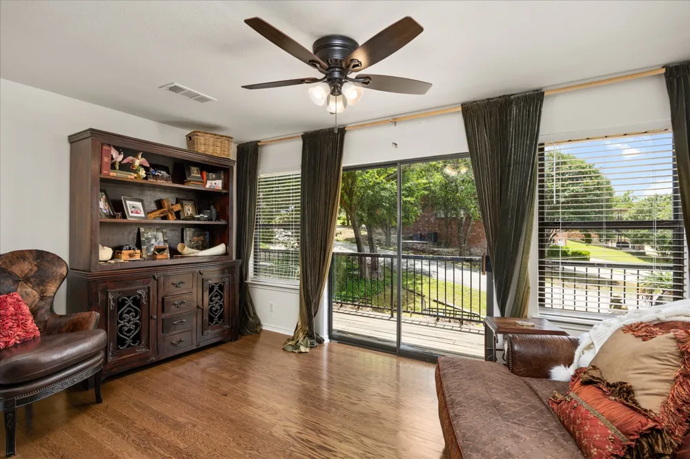 4407 Overlook Court Granbury, TX 76049