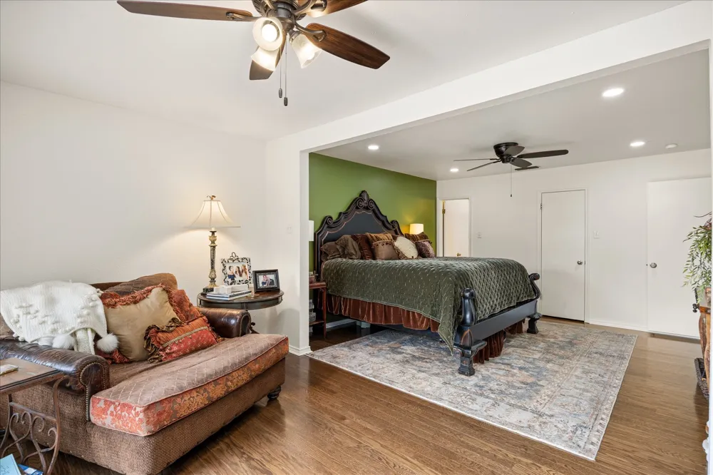 4407 Overlook Court Granbury, TX 76049