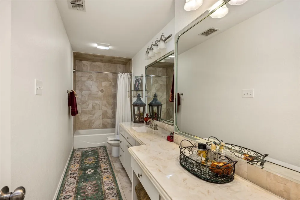 4407 Overlook Court Granbury, TX 76049