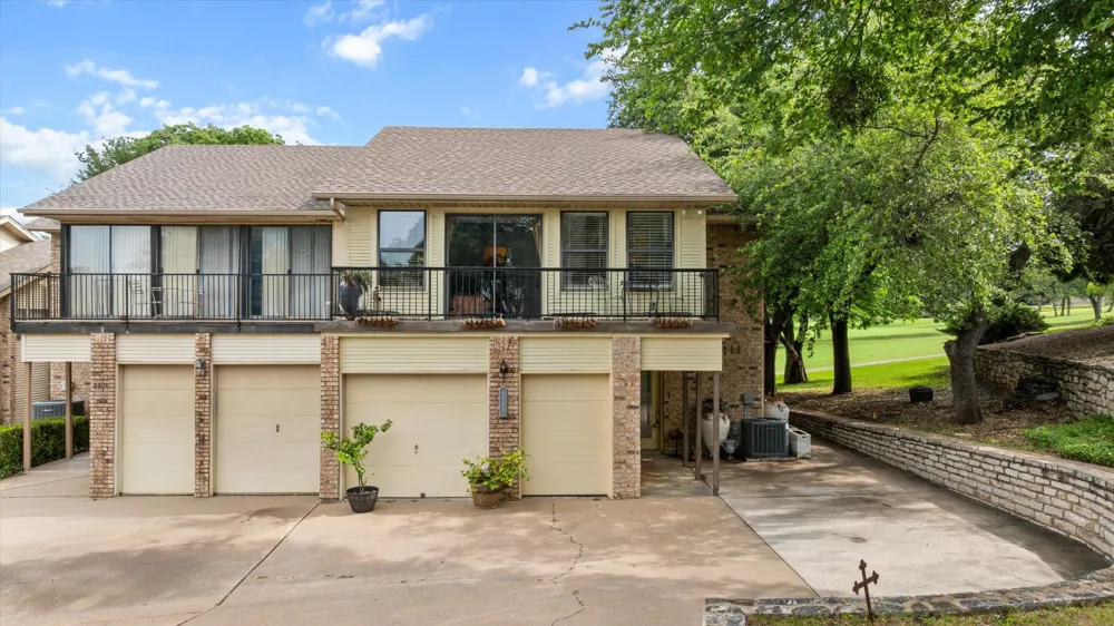 4407 Overlook Court Granbury, TX 76049