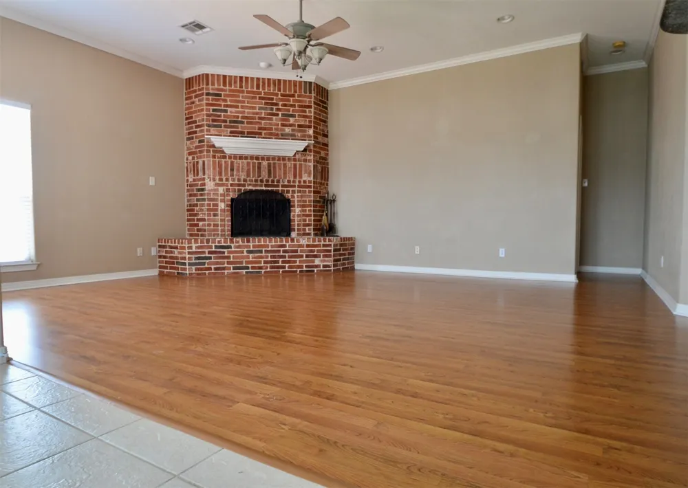 924 Lands End Cove Hewitt, TX 76643