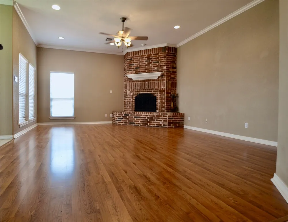 924 Lands End Cove Hewitt, TX 76643