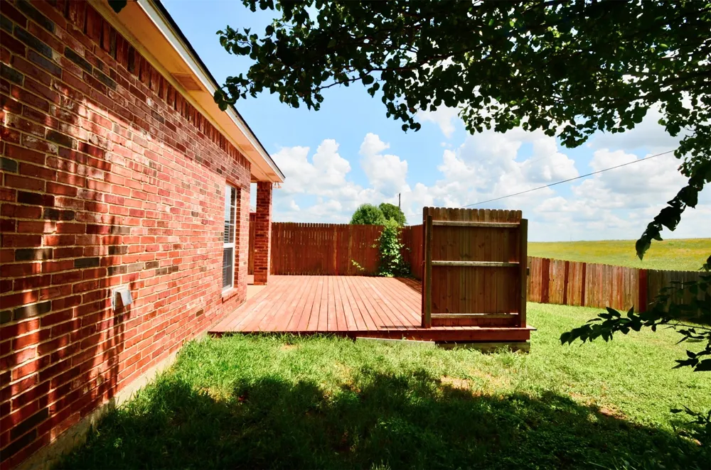 924 Lands End Cove Hewitt, TX 76643
