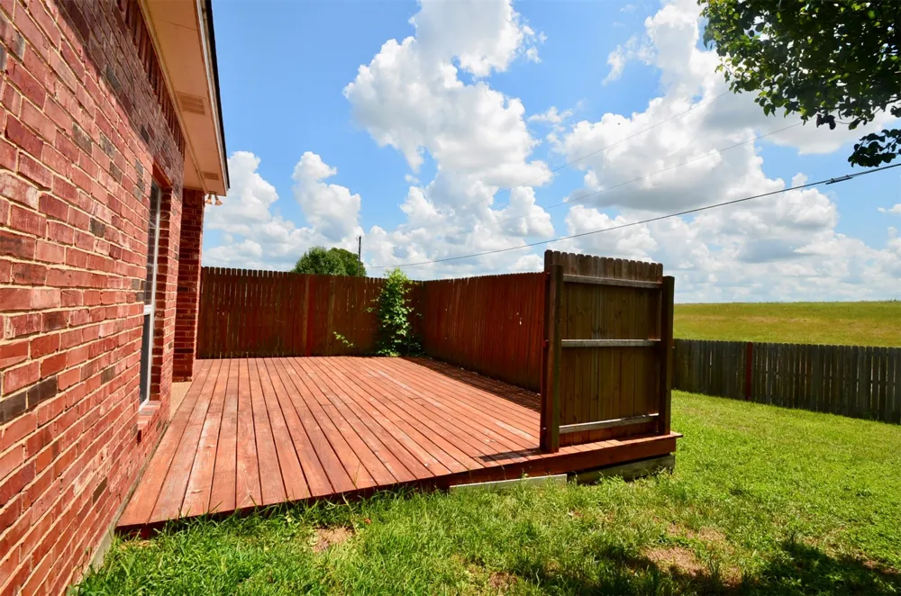 924 Lands End Cove Hewitt, TX 76643