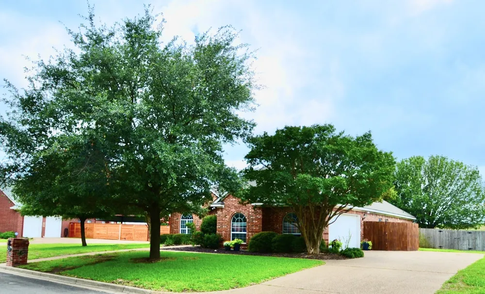 924 Lands End Cove Hewitt, TX 76643
