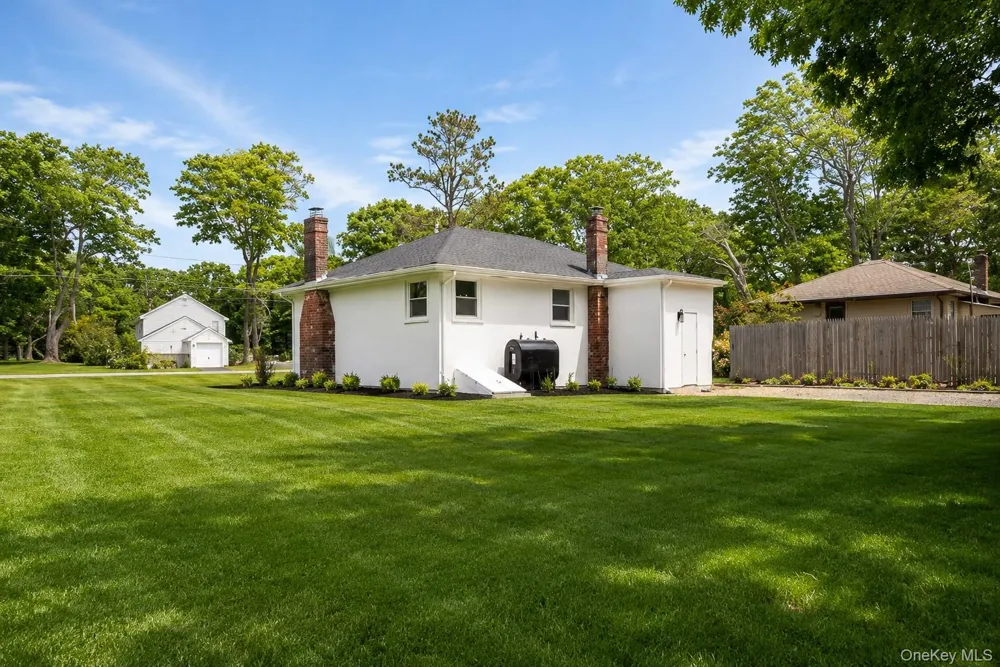 18 Merrick Road Shirley, NY 11967