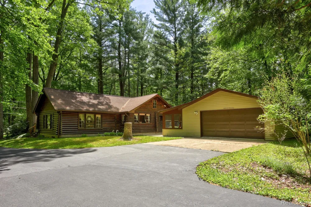 3814 S Towerline Road Bridgeport Charter Township, MI 48722