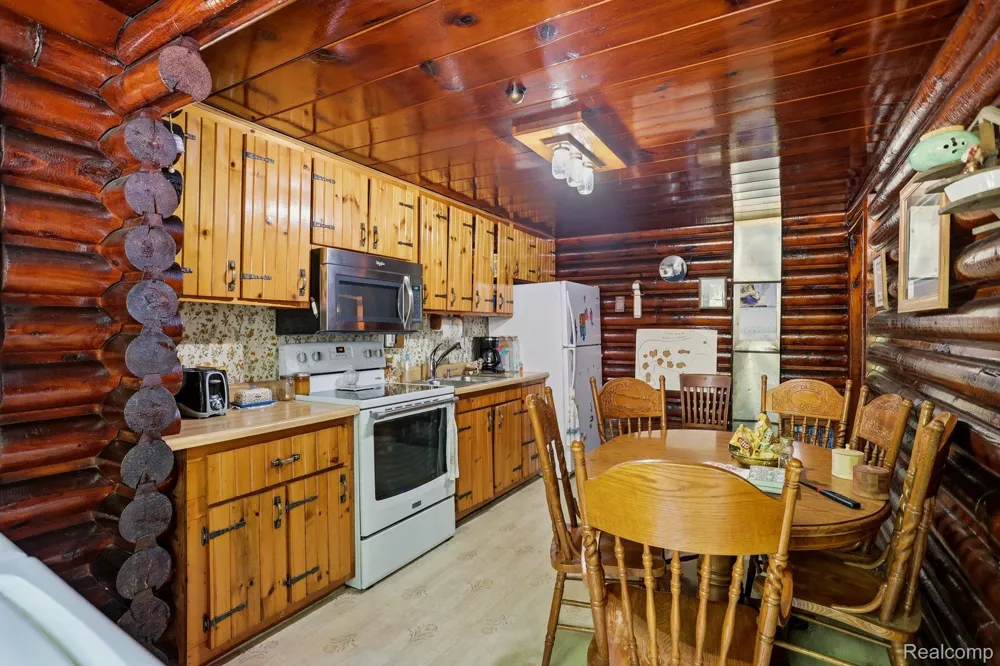 3814 S Towerline Road Bridgeport Charter Township, MI 48722