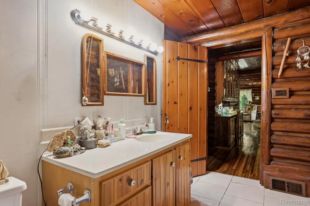 3814 S Towerline Road Bridgeport Charter Township, MI 48722
