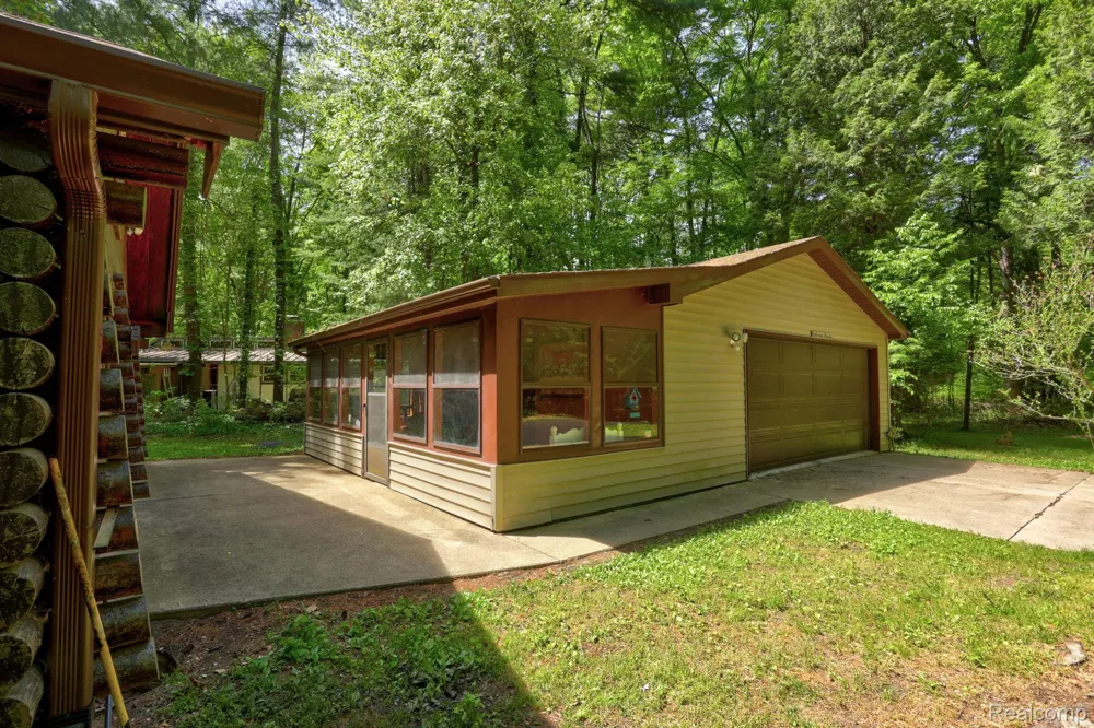 3814 S Towerline Road Bridgeport Charter Township, MI 48722