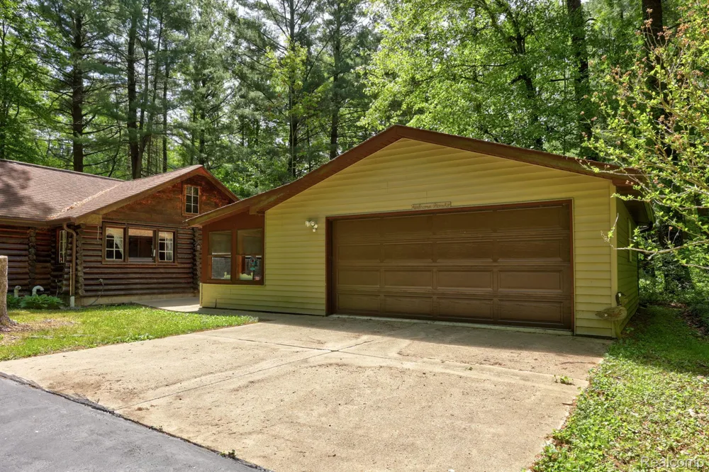3814 S Towerline Road Bridgeport Charter Township, MI 48722