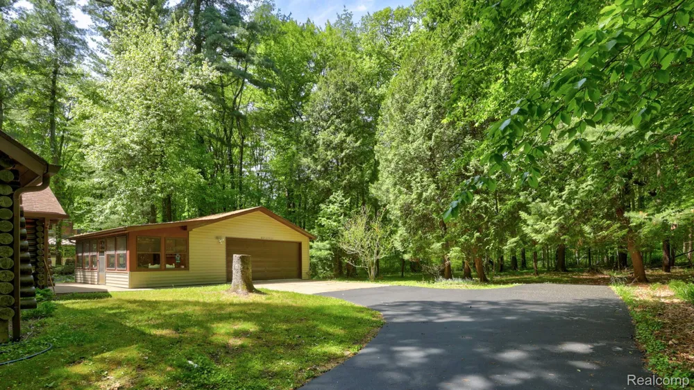 3814 S Towerline Road Bridgeport Charter Township, MI 48722