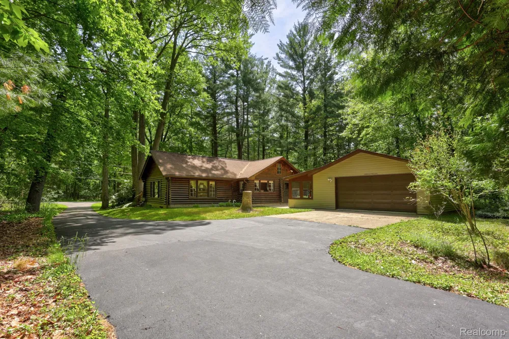 3814 S Towerline Road Bridgeport Charter Township, MI 48722