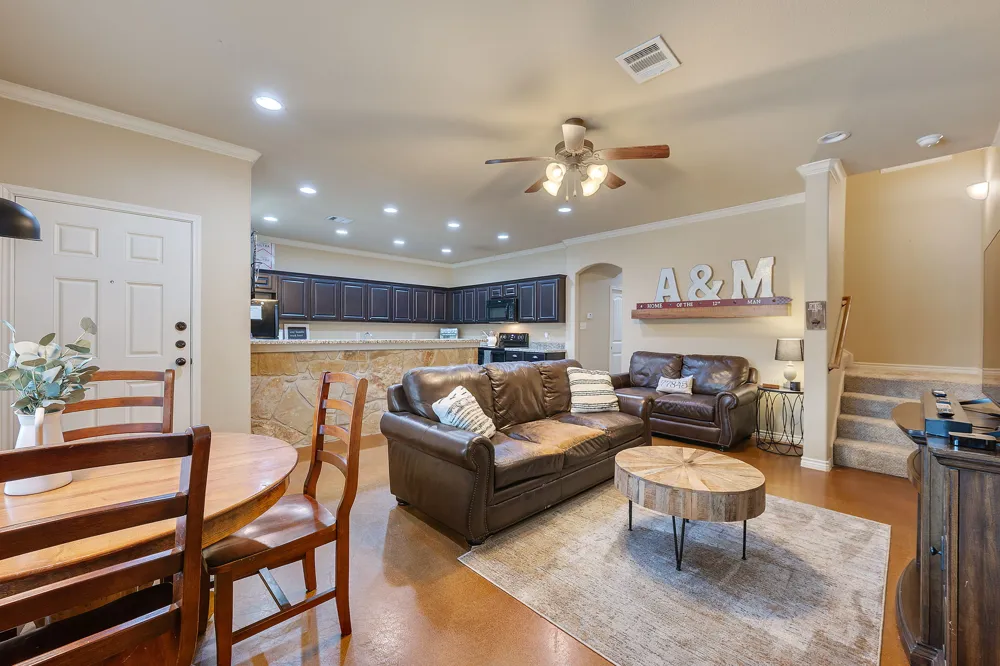 405 Momma Bear Drive College Station, TX 77845